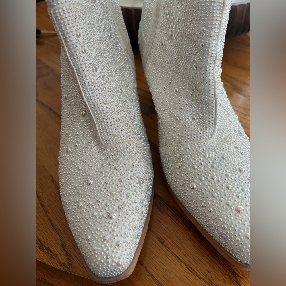 Women white rhinestones boots. Size 9